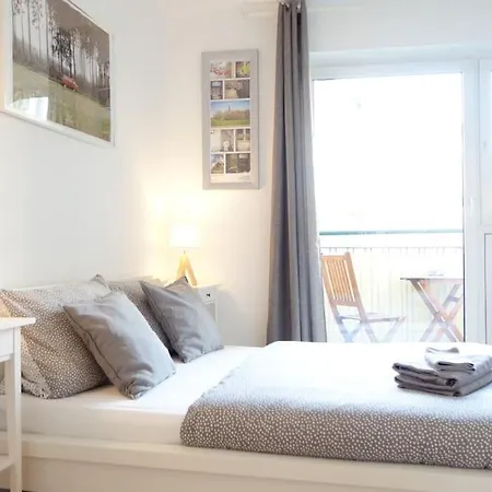 Apartment In Neustadt Balcony And Parking Dresden